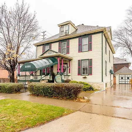 Ye Olde Walkerville Bed & Breakfast-3
