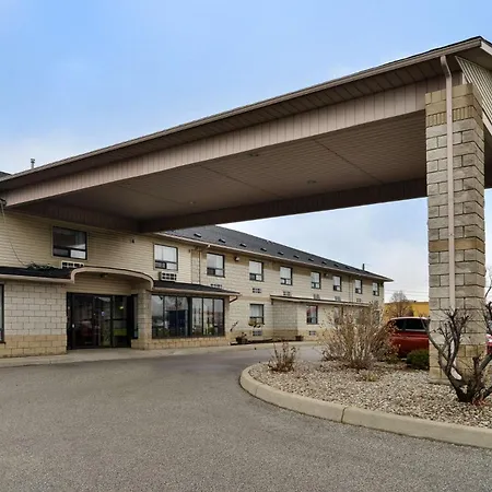 Lexington Inn & Suites-Windsor-2