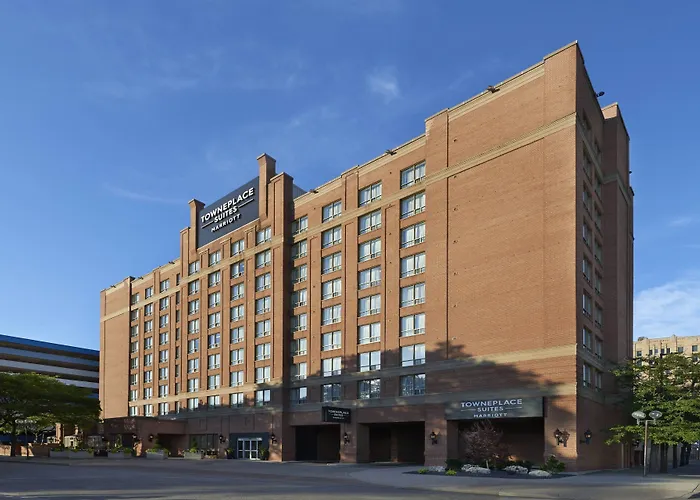 Hotel with Tennis: Towneplace Suites By Marriott Windsor